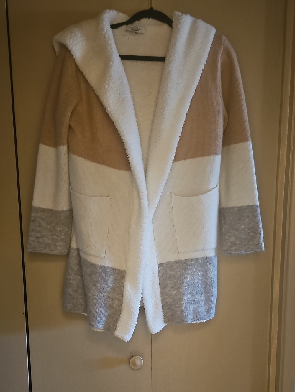 SWEET RAIN. Cozy Hooded Colorblock Cardigan Jacket - White, Tan & Gray